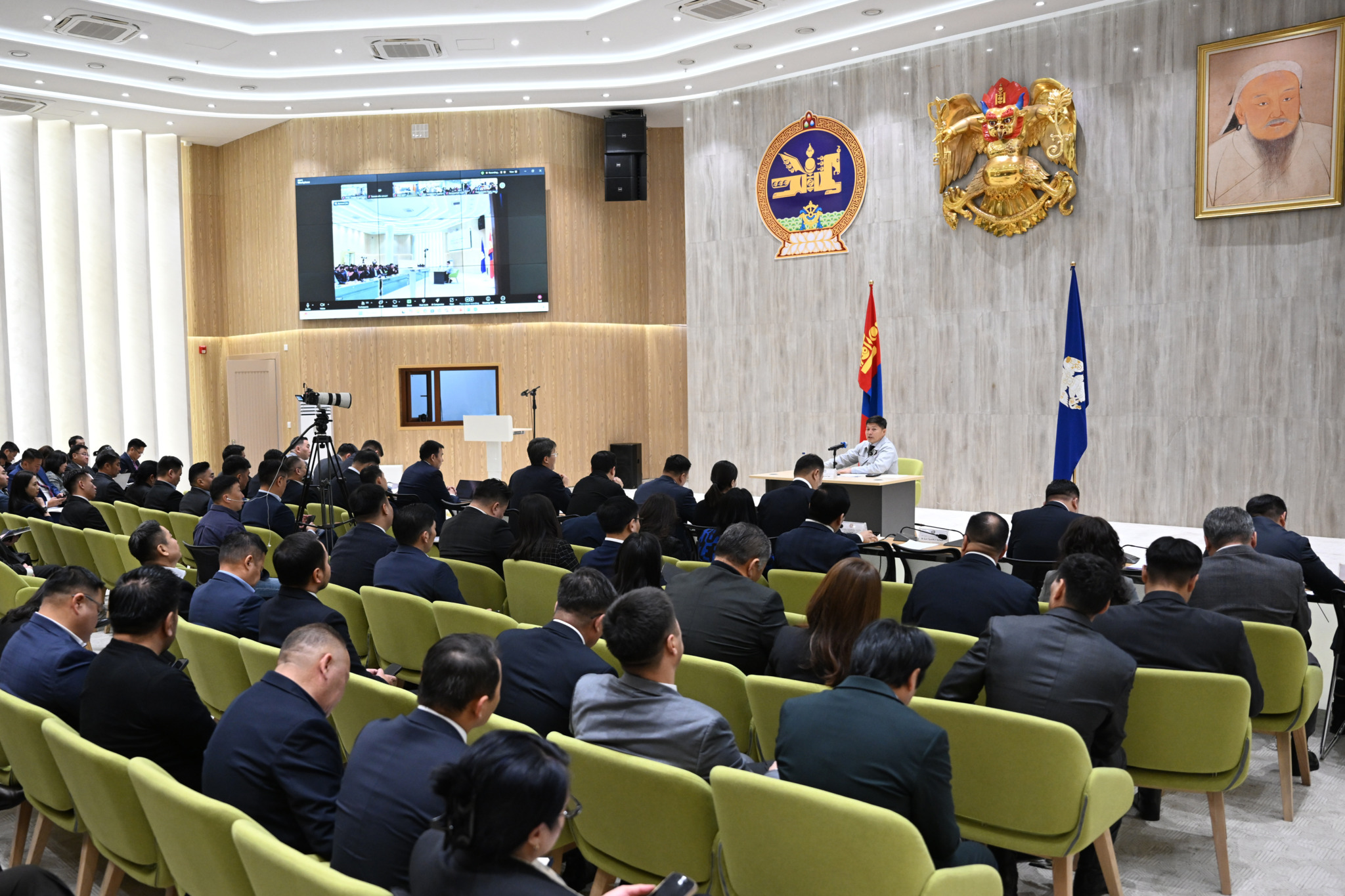 Дамбадаржаад 1973 айлын орон сууц барина